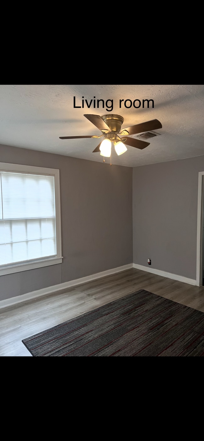 Building Photo - 2015 9th St