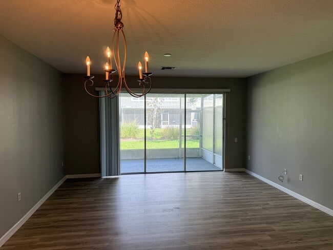 Building Photo - Beautiful home located inside gated commun...