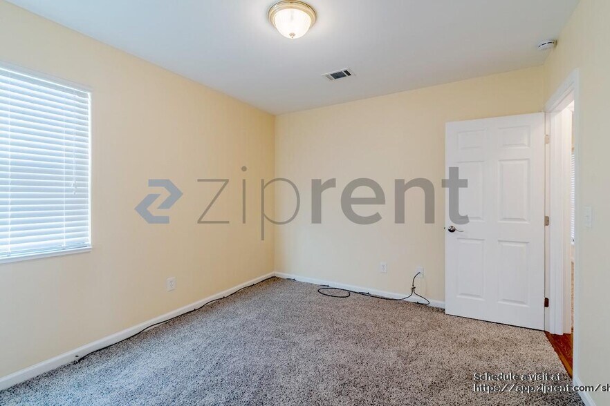 Building Photo - 8533 Sawyer Brown Rd