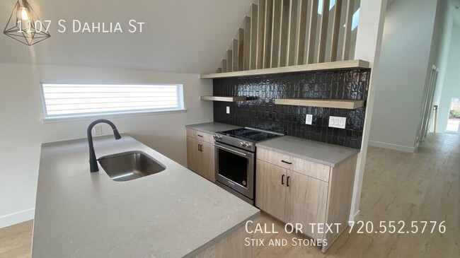 Building Photo - **MOVE IN SPECIAL OFFER!! ** Desirable 3 b...