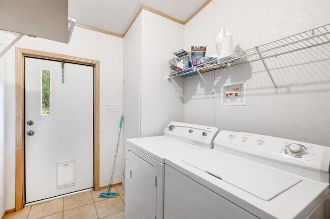 Building Photo - 7807 Williamson Creek Drive