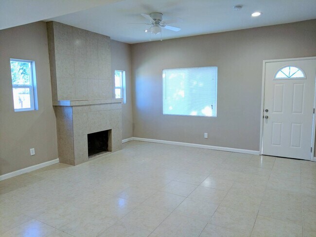 Building Photo - 4531 Park Ave