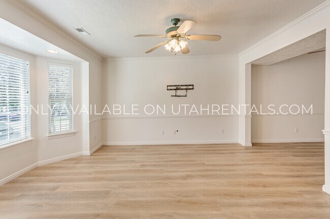 Building Photo - 144 N 1120 E
