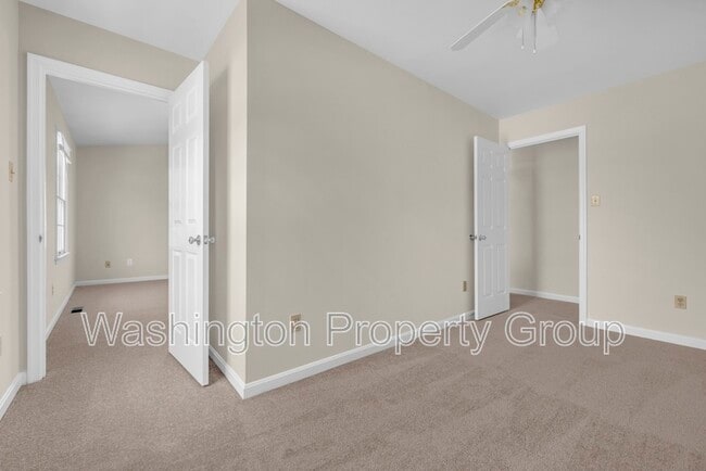 Building Photo - 5602 Grouper Ct