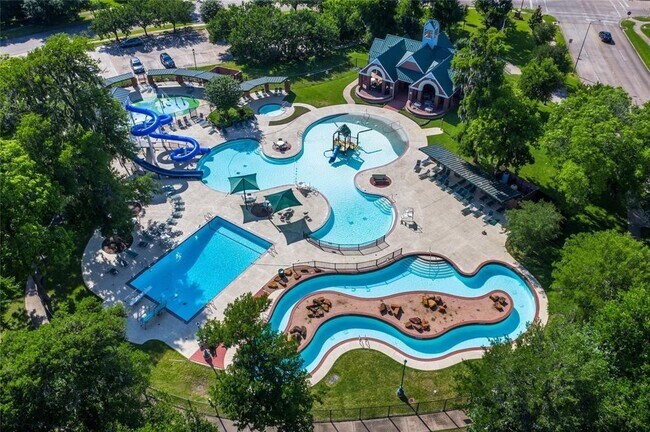 Building Photo - 1211 Deerbrook Dr