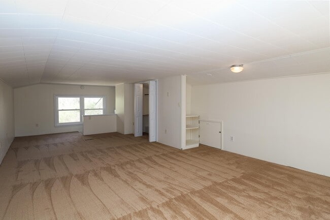 Building Photo - 1190 Blue Creek Rd