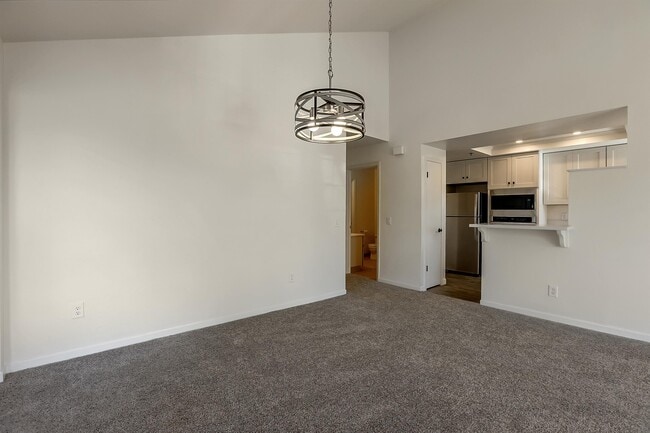 Building Photo - 10252 Danube Dr