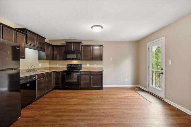 Building Photo - 1723 C THISTLEWOOD DR Clarksville, TN 37042