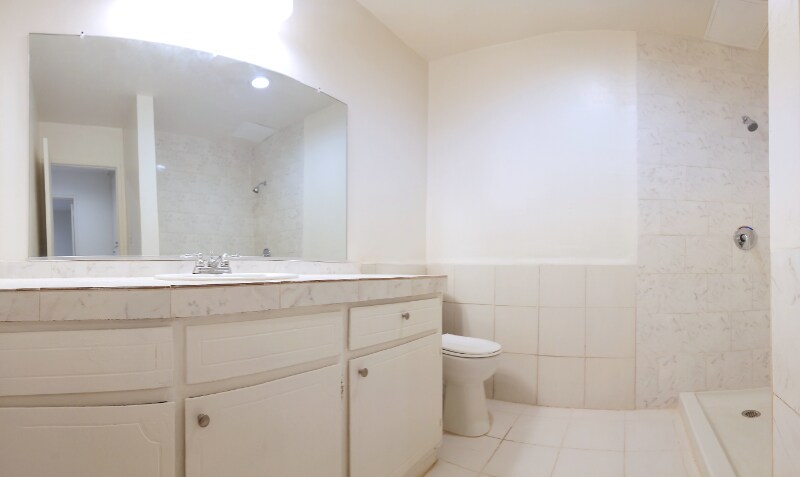 Building Photo - 8108 Langdon Ave