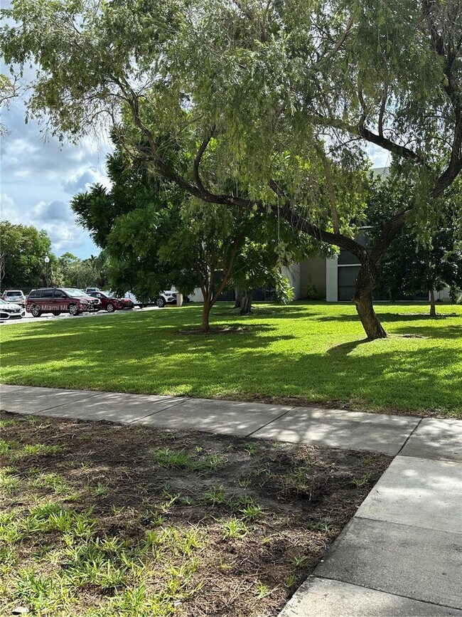 Building Photo - 8025 SW 107th Ave