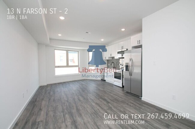 Building Photo - 13 Farson St