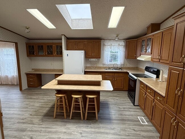 Building Photo - 3 Bedroom, 2 Bath Home for Rent