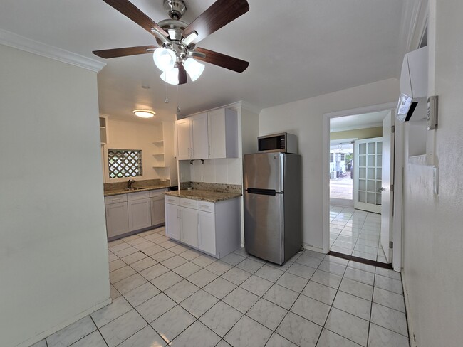 Building Photo - 4526 Aukai Ave