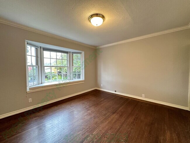 Building Photo - 108 Club Dr