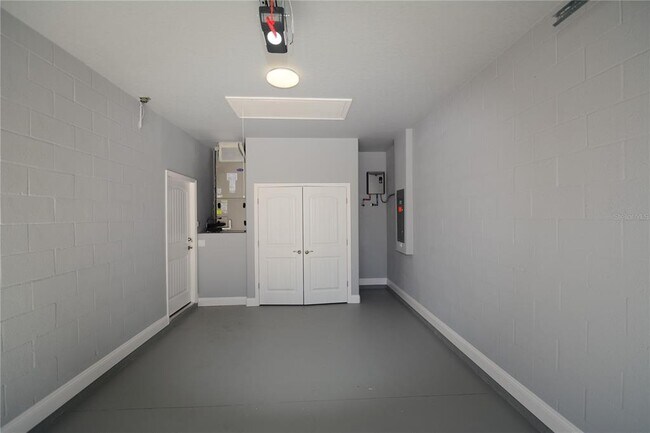 Building Photo - 25 Rosepetal Ln
