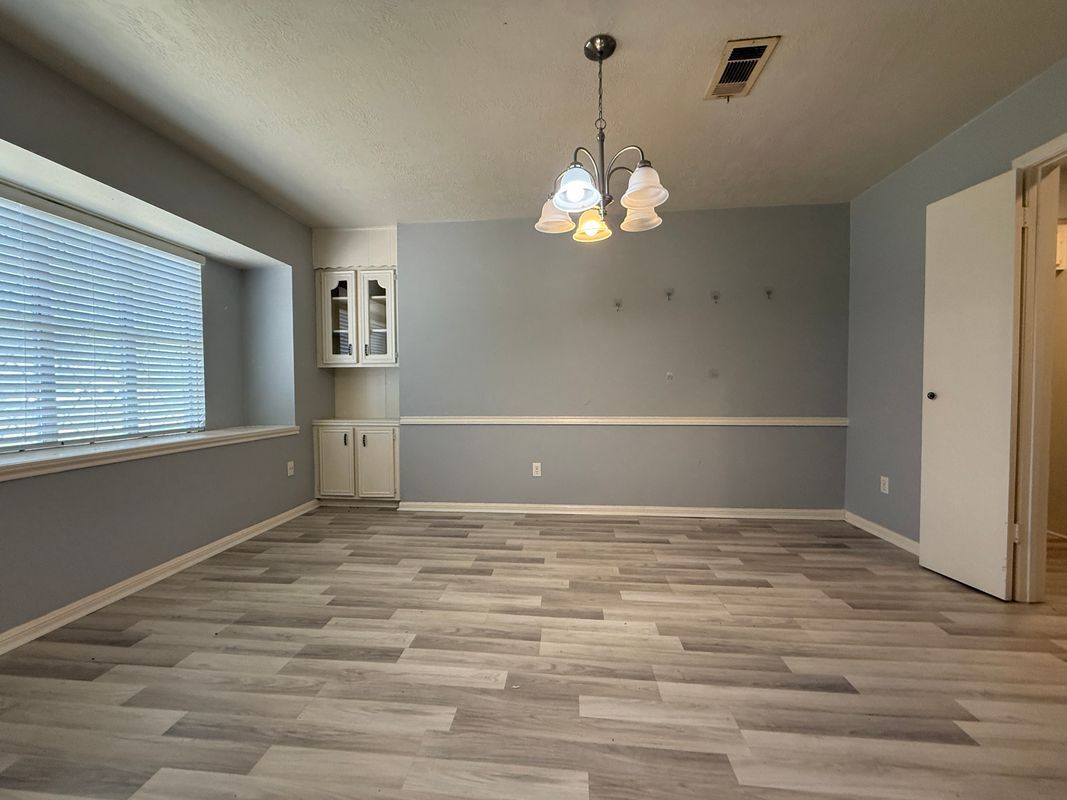 Building Photo - 422 Gamewood Dr