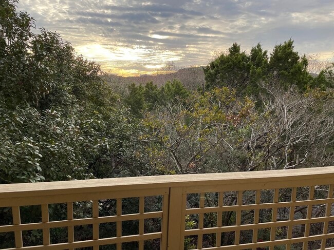 Building Photo - 104 S Tumbleweed Trail