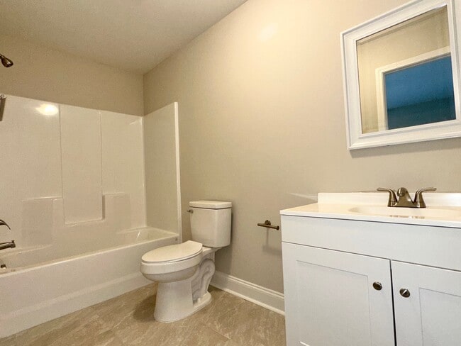 Building Photo - 459 3rd Loop Rd