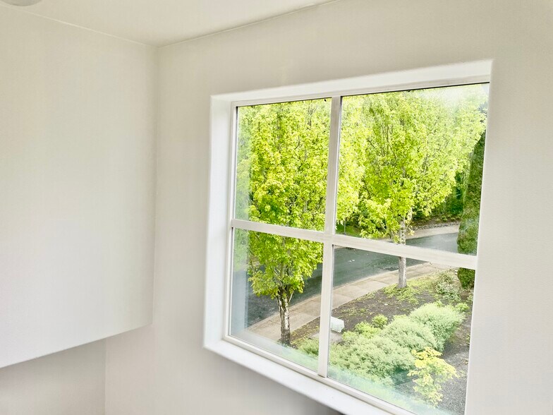 High ceilings - 10245 NW Wilshire Ln