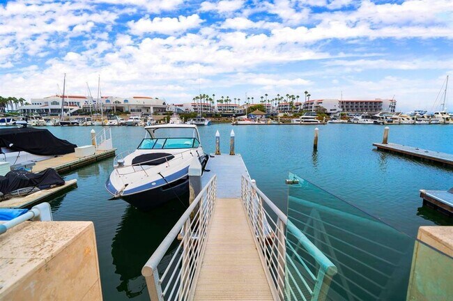 Building Photo - Large Custom Home on the Bay with Boat Dock