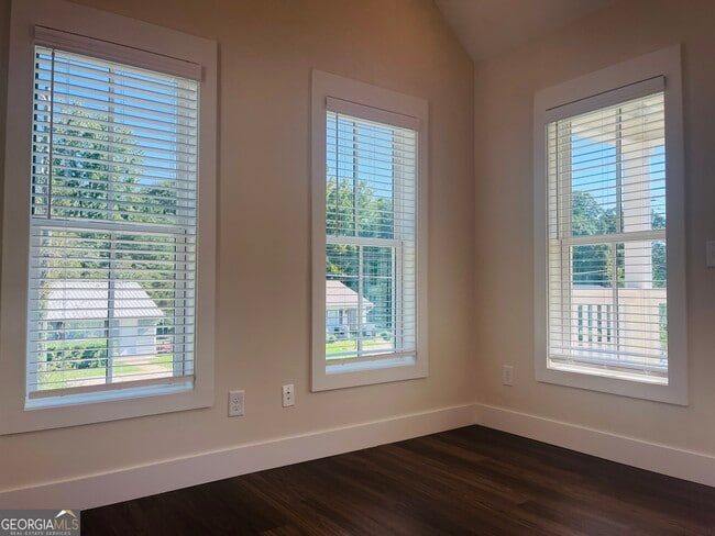 Building Photo - 103 Gardenia Ln