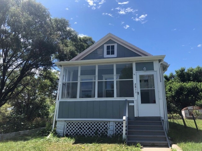 Building Photo - Renovated 2BR House.