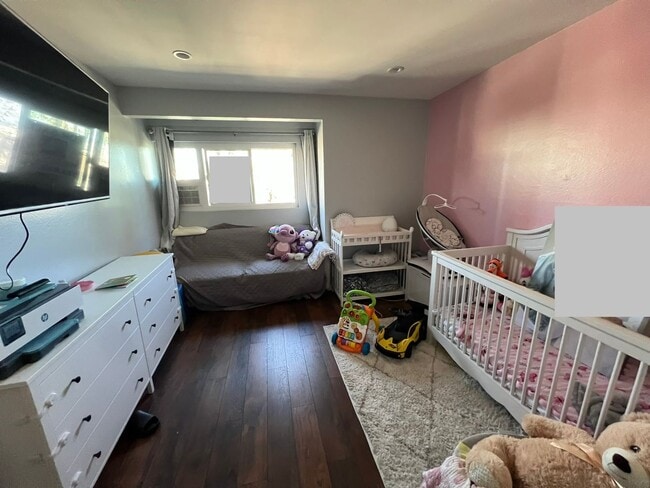 Building Photo - 358 Miraleste Dr