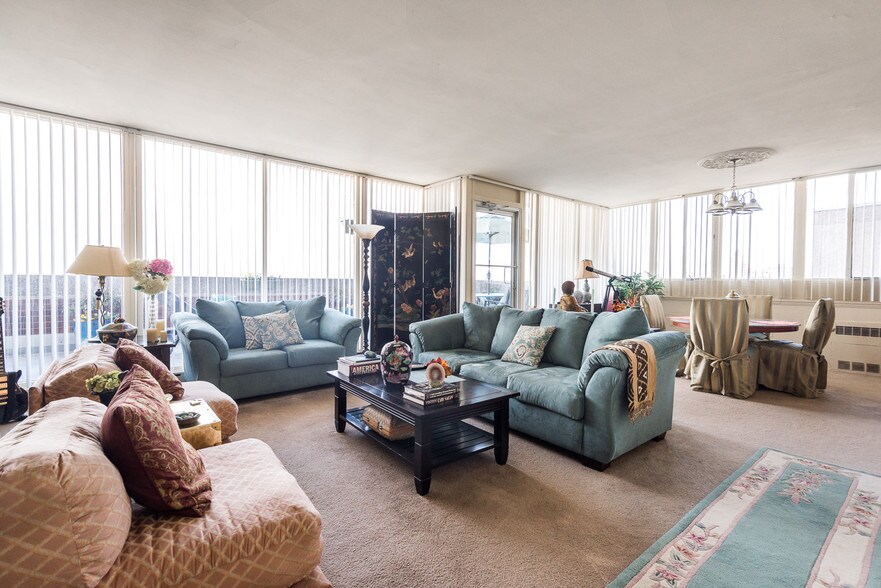 The Berkshire 300 W Franklin St Richmond VA 23220 Apartment Finder