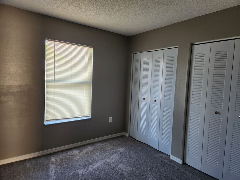 Building Photo - 130-152 Homestead Rd S