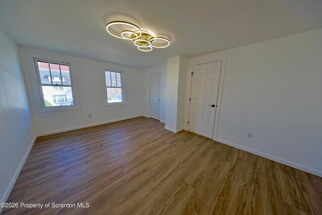 Building Photo - 318 W Main St