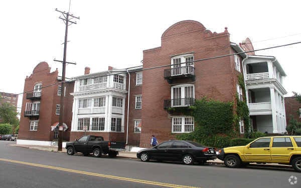 Building Photo - Roanoke Apartments