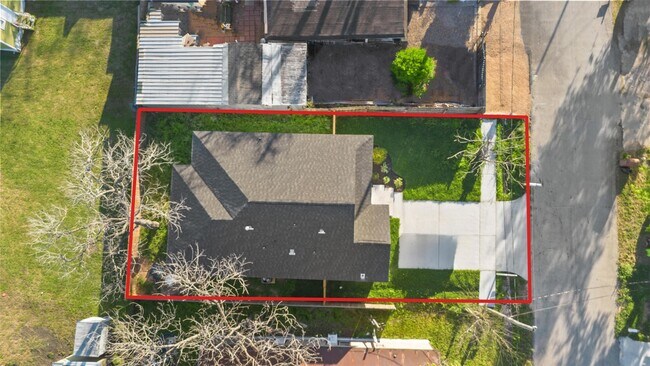 Building Photo - 615 Lettie St