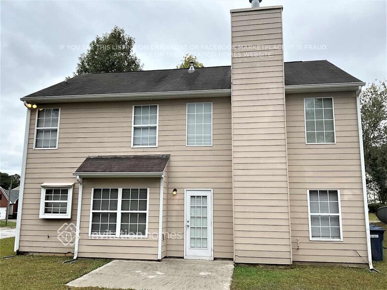 Building Photo - 8320 Somerset Way