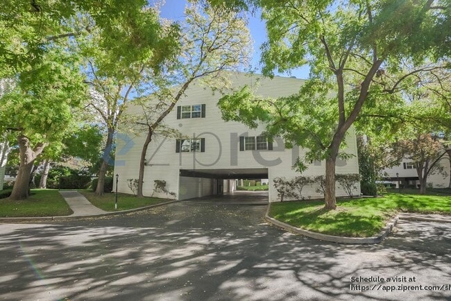 Building Photo - 640 E 3990 S