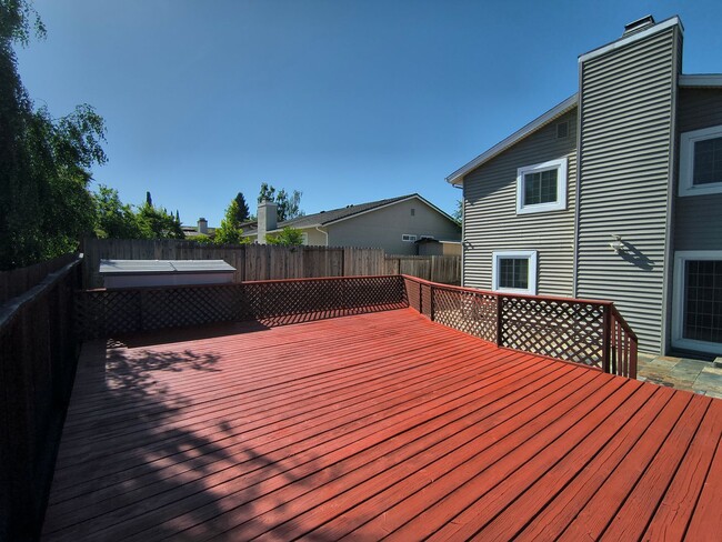 Building Photo - Beautiful and Spacious Two Story 4 Bed/3 Bath Home For Rent In Hercules!!!