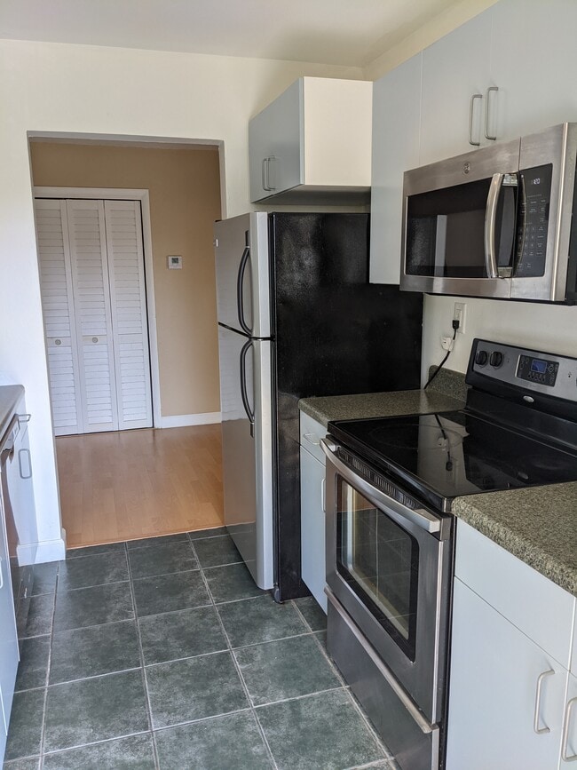 Kitchen - 3061 NE 49th St