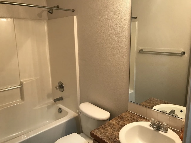 Building Photo - Spacious 5 Bedroom, 3 Bath Ranch Home with 2-Car Garage