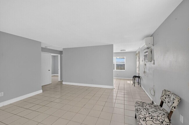 Building Photo - 3384 Rudolph Rd
