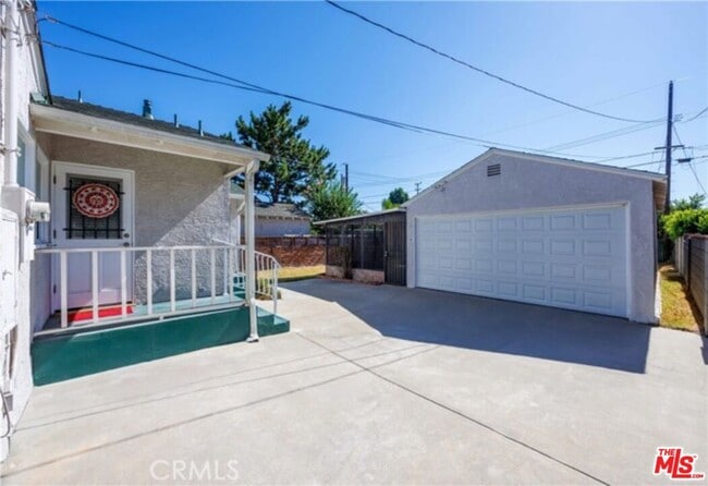 Building Photo - 1021 N Frederic St