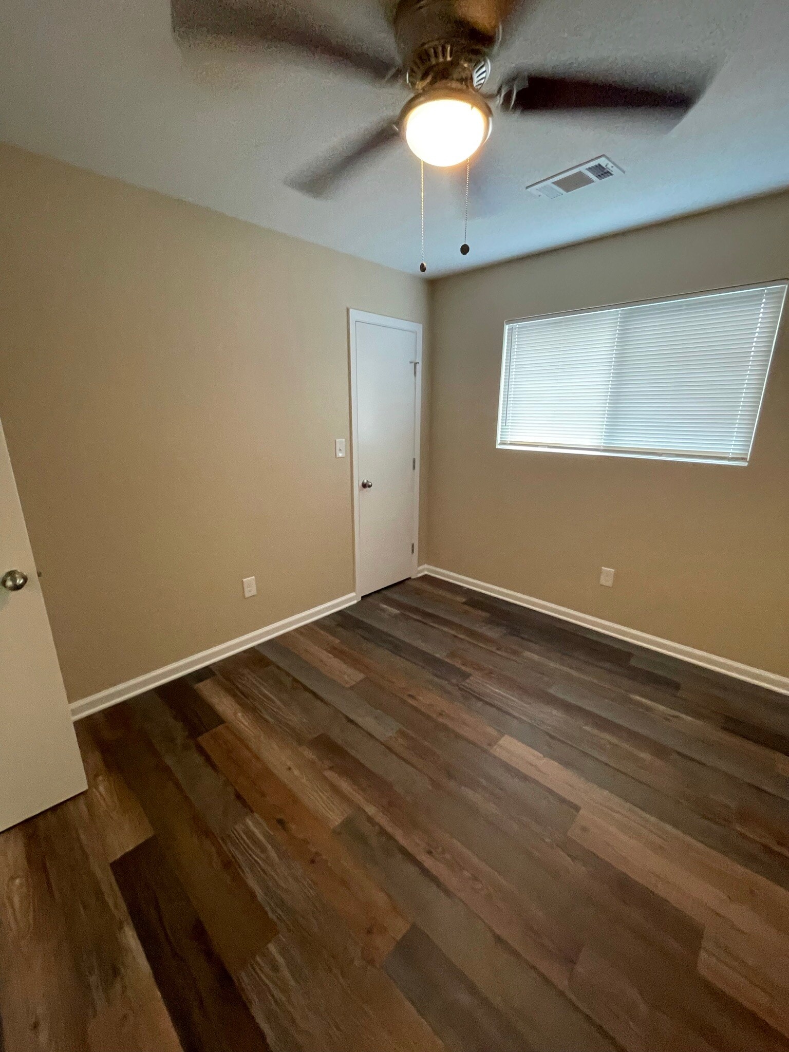 Building Photo - 410 Parkhill Cove