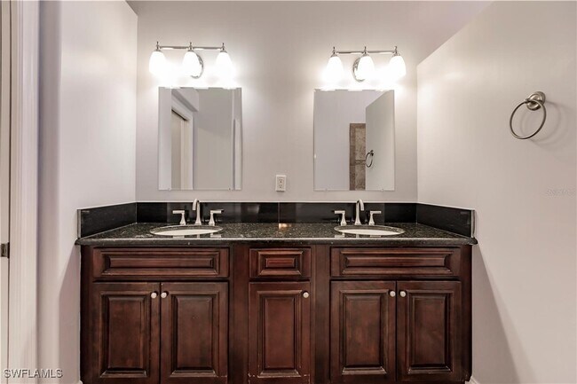 Building Photo - 2615 6th St W