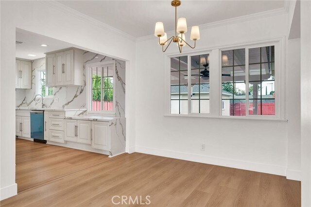 Building Photo - 20756 Saticoy St