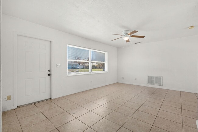 Building Photo - 480 Falmouth Ave