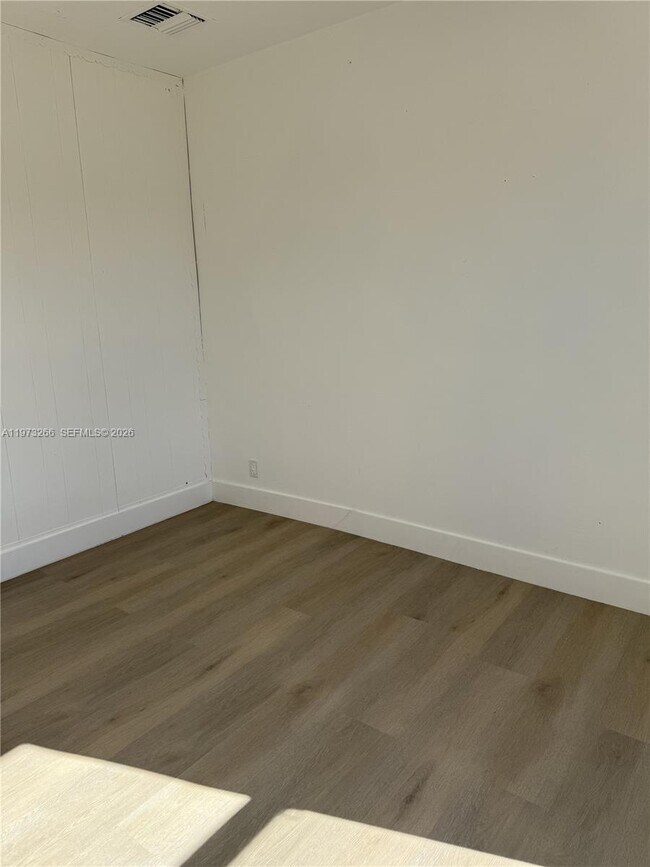 Building Photo - 800 N Federal Hwy