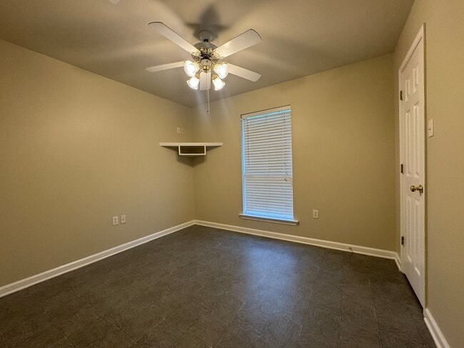 Building Photo - Beautiful Home For Lease In Walker!