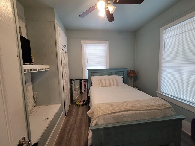 Building Photo - 1623 Avenue N 1/2