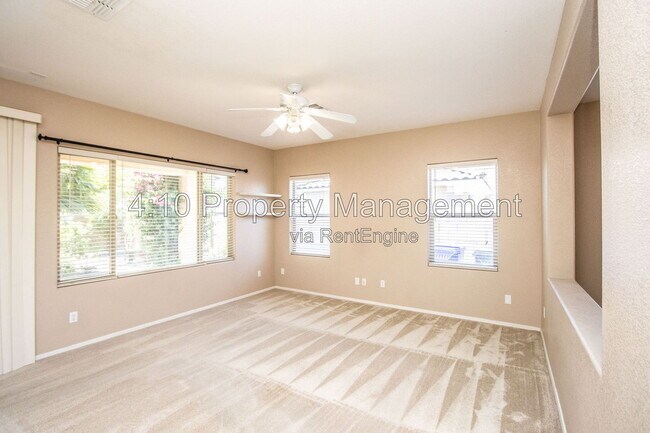 Building Photo - 951 E Bellerive Pl
