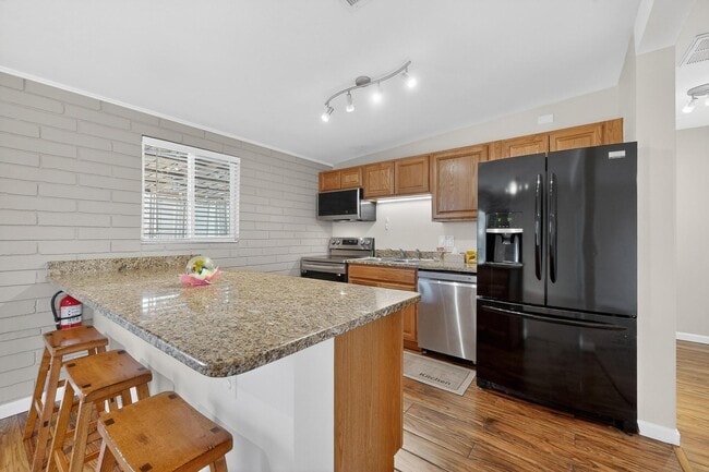 Building Photo - 1237 Pitt St NE