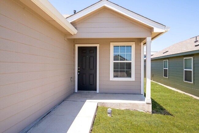 Building Photo - Welcome to Your New Home! Enjoy FREE RENT! Ask Us How!!