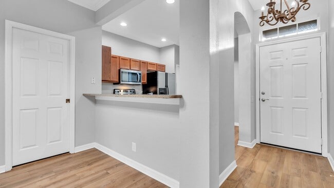 Building Photo - Spacious, light, bright 2 Master BR, 2-car...